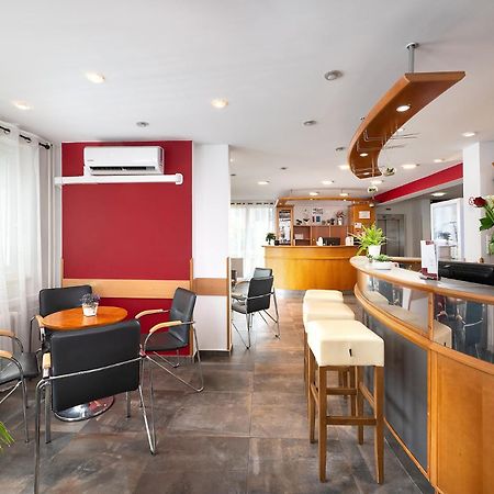 Hotel Plus Bratislava Dış mekan fotoğraf