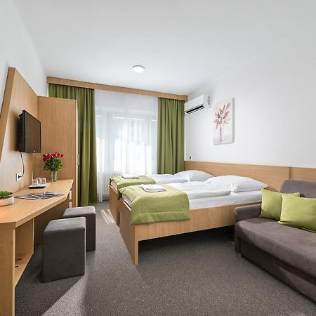 Hotel Plus Bratislava Dış mekan fotoğraf
