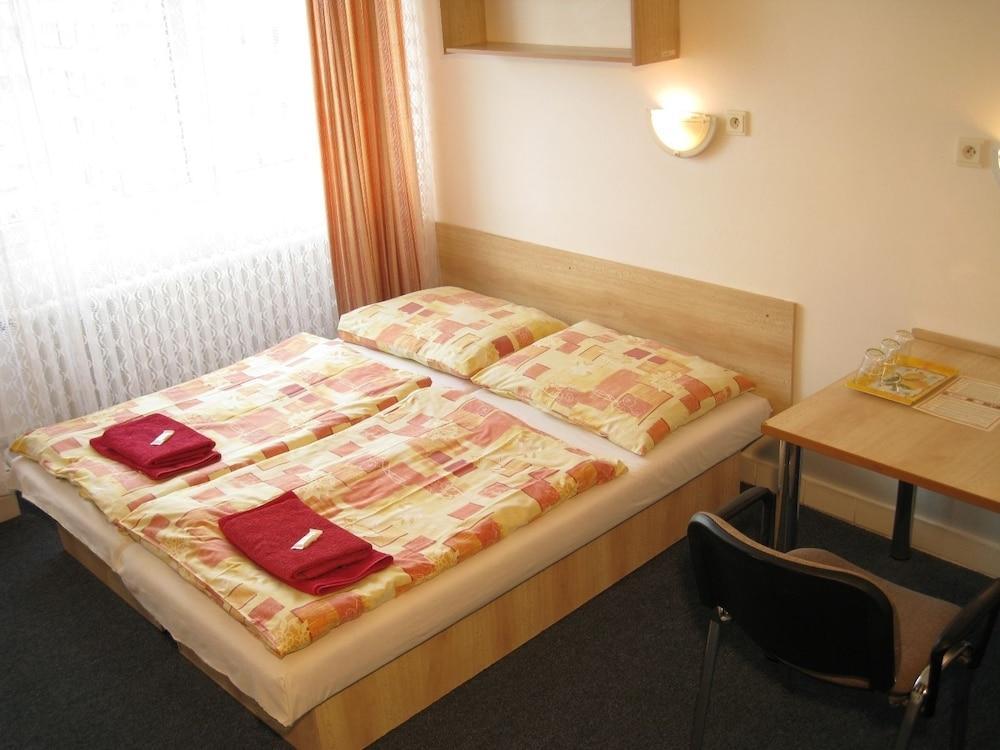 Hotel Plus Bratislava Dış mekan fotoğraf