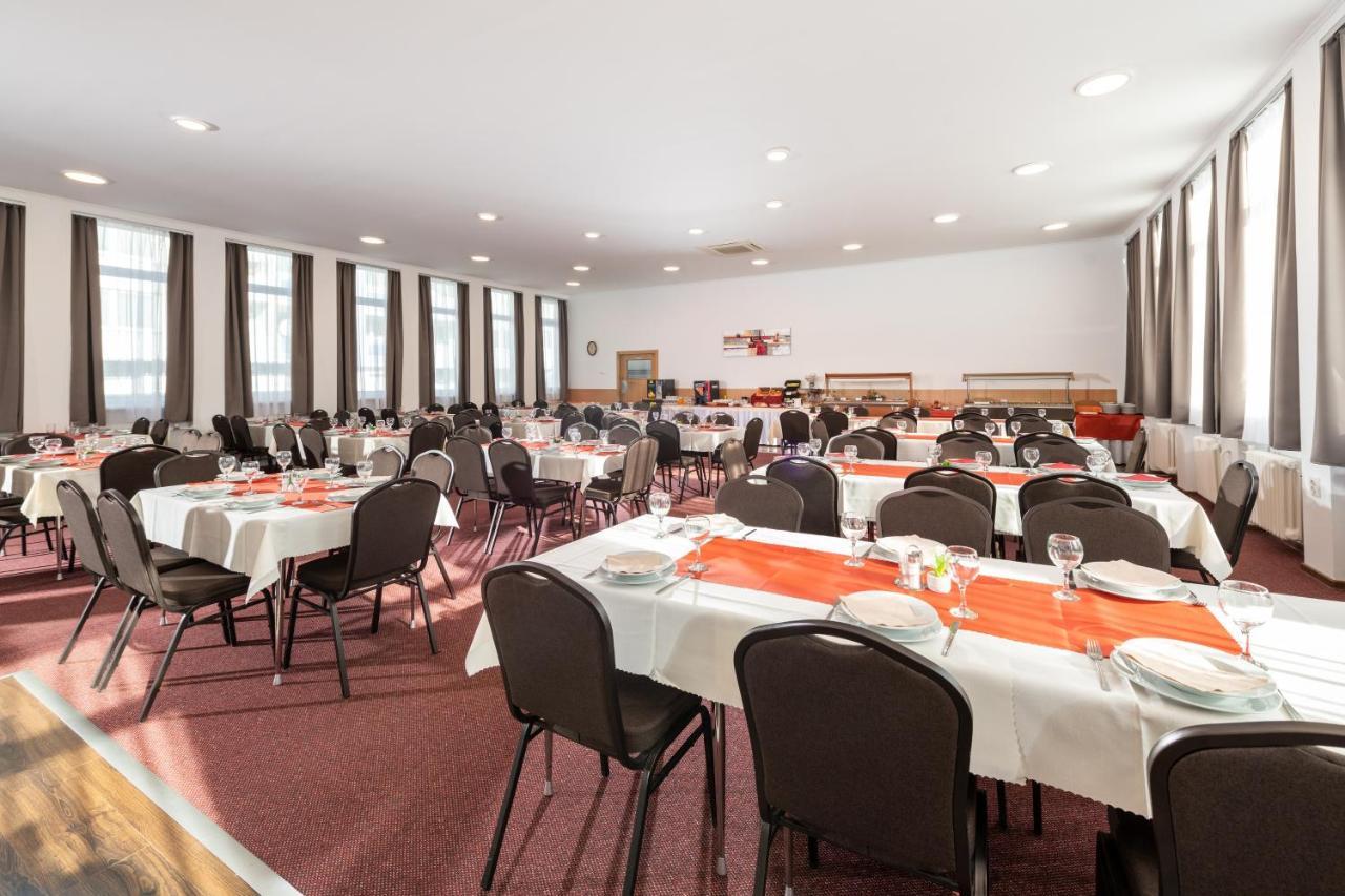 Hotel Plus Bratislava Dış mekan fotoğraf