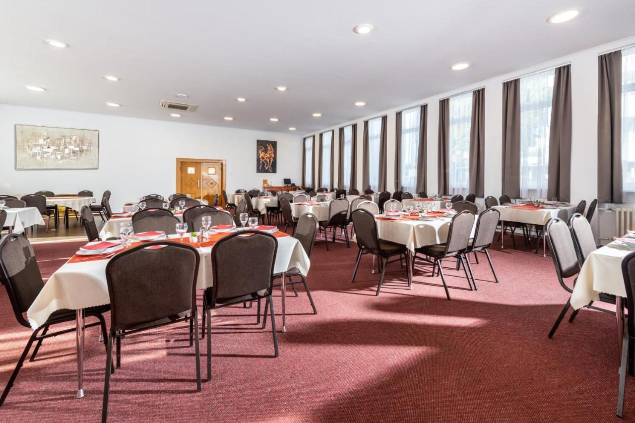 Hotel Plus Bratislava Dış mekan fotoğraf