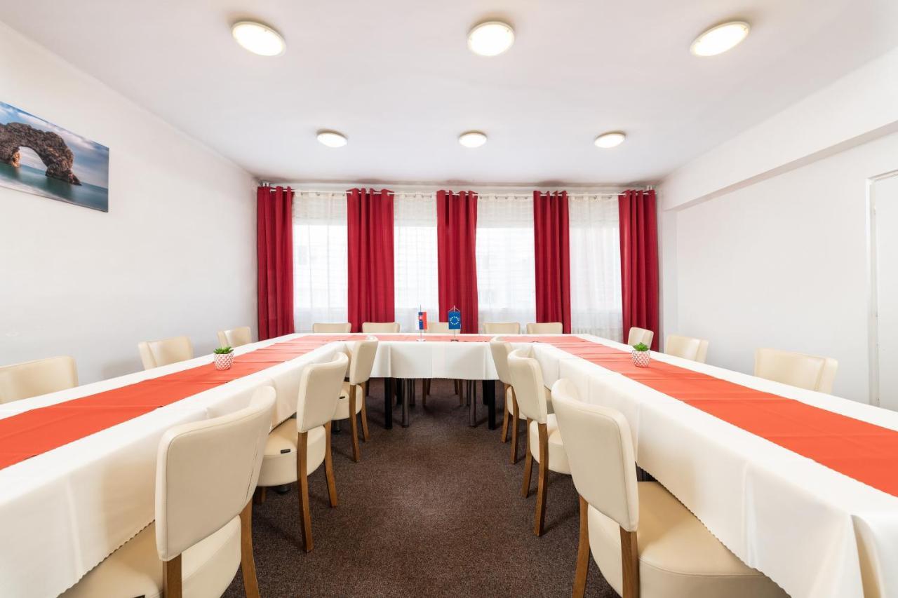 Hotel Plus Bratislava Dış mekan fotoğraf