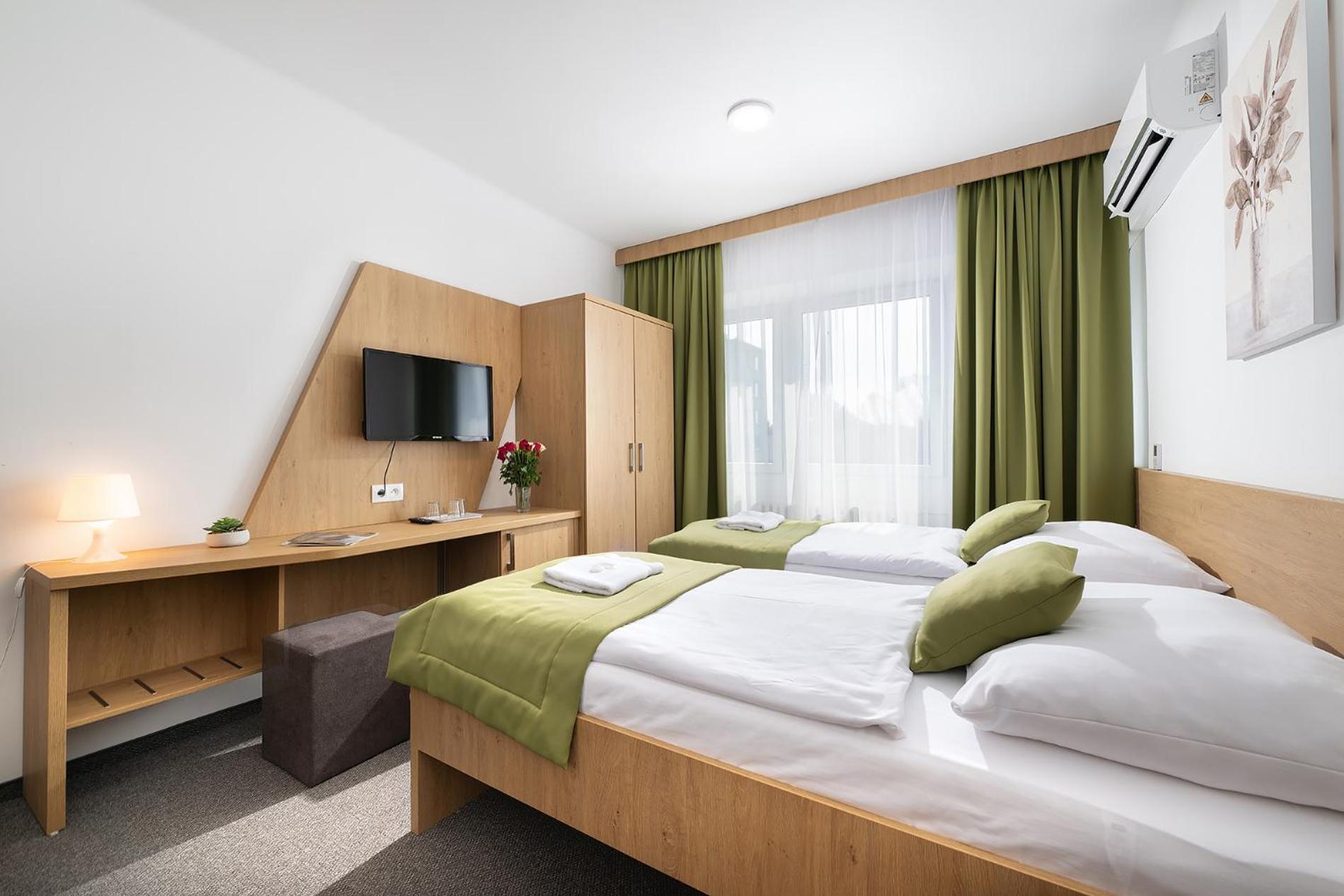 Hotel Plus Bratislava Dış mekan fotoğraf