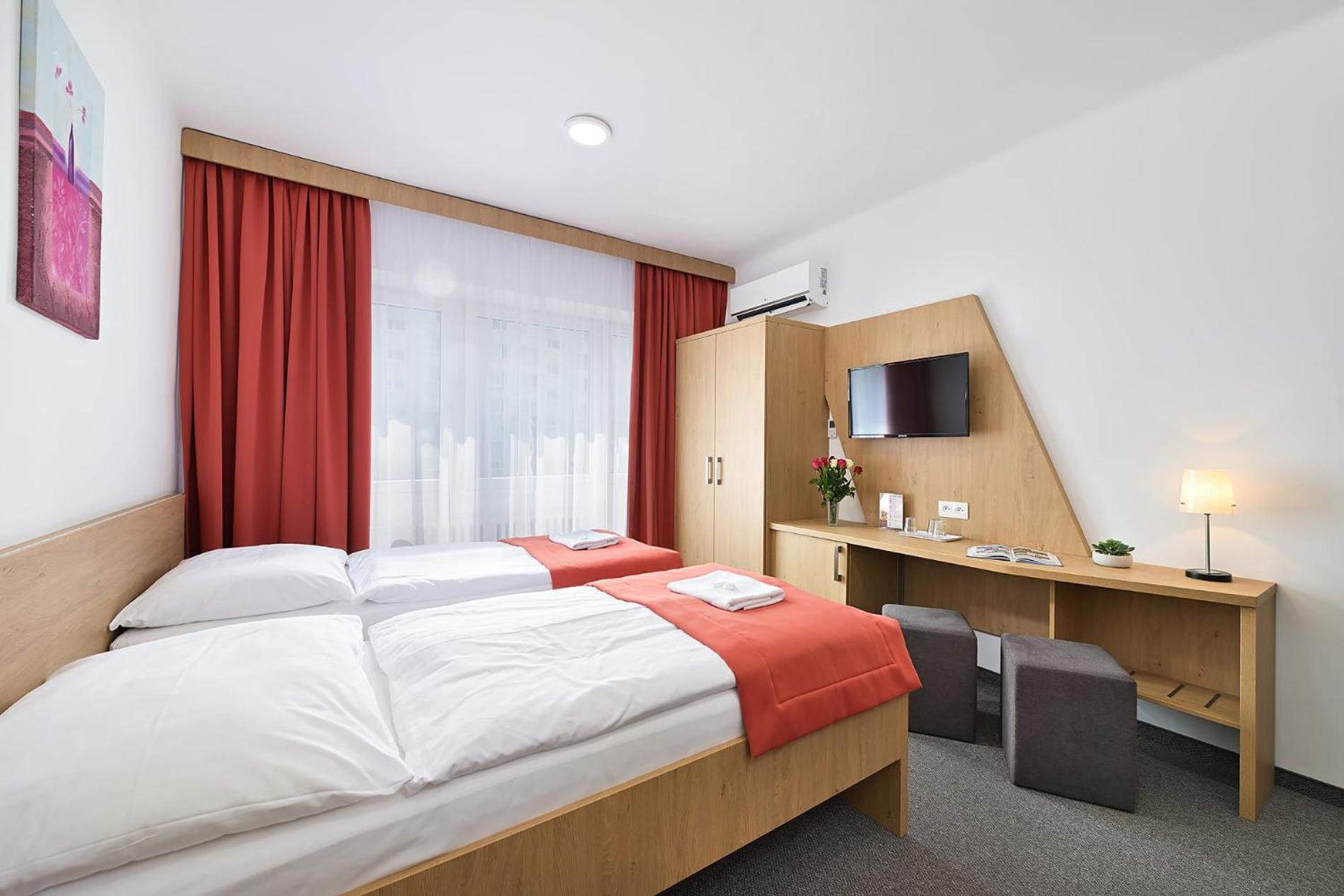 Hotel Plus Bratislava Dış mekan fotoğraf