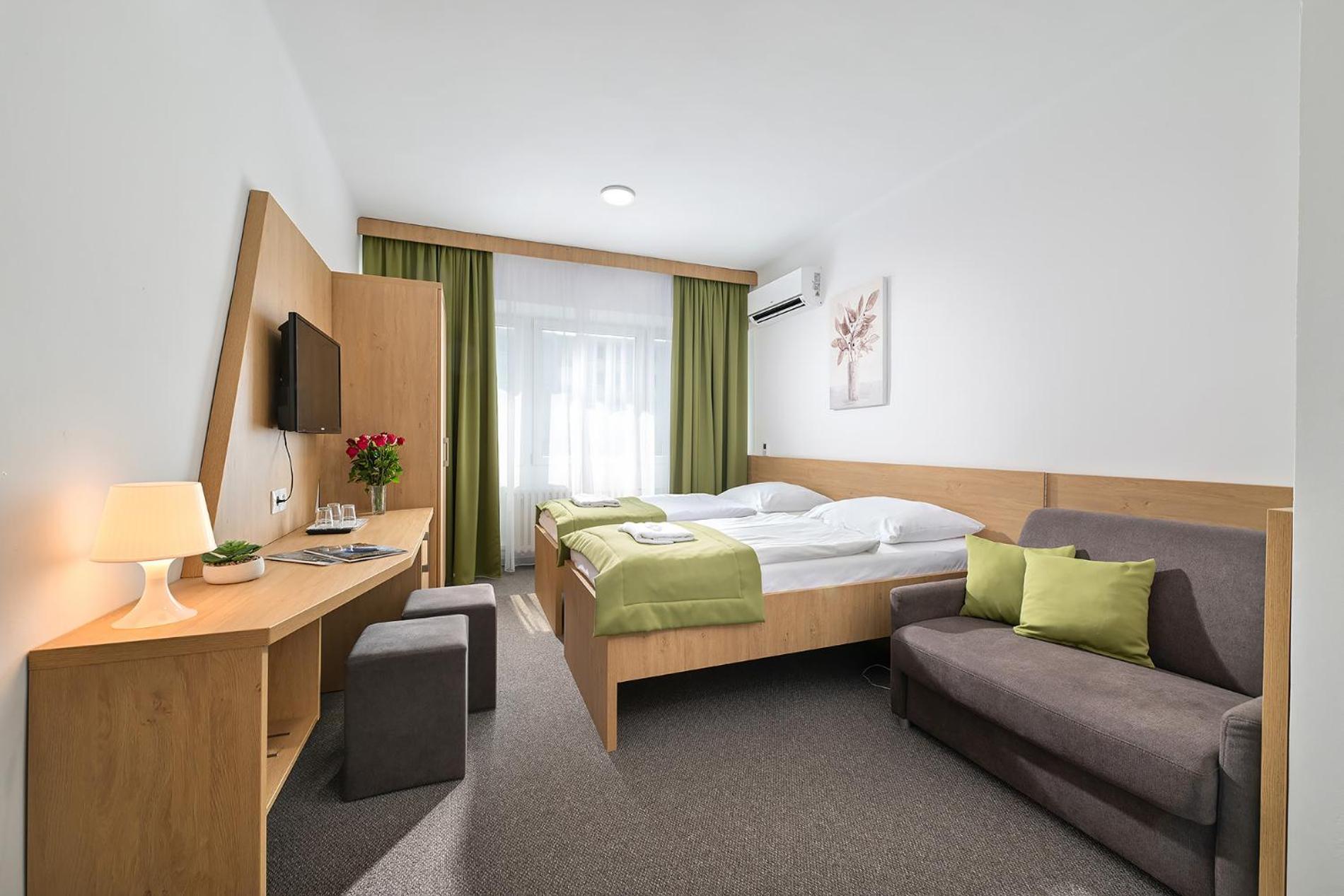 Hotel Plus Bratislava Dış mekan fotoğraf